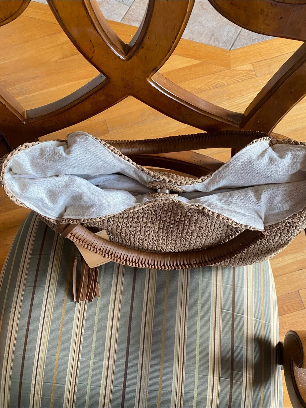 NWT Tommy Bahama Woven Tote in Natural Tan - Picture 3 of 3